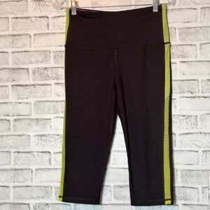Black and Yellow Cropped Leggings‎
